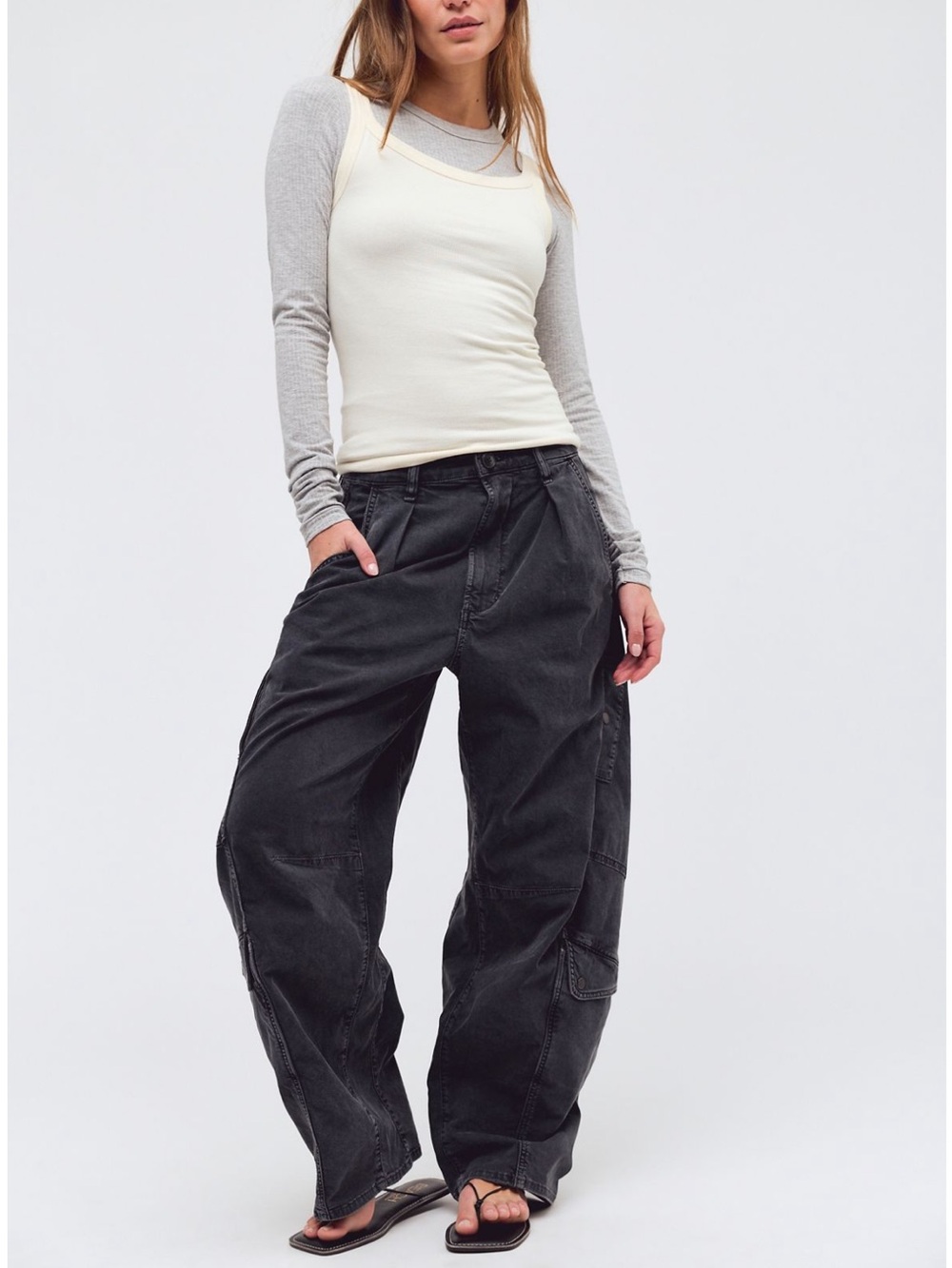 Citizens of Humanity NWT Washed Black Relaxed Cargo Pants. Size 26.